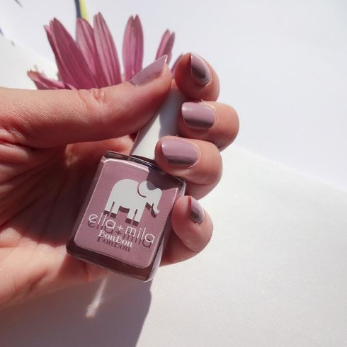 7.-ellamila-dulce-amor-nail-polish_2