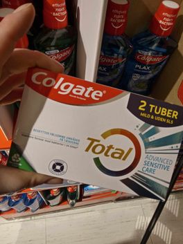 Colgate total indeholder Saccharin