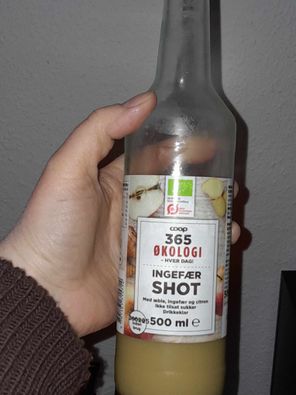 Ingefær shot uden tilsætningsstoffer.
